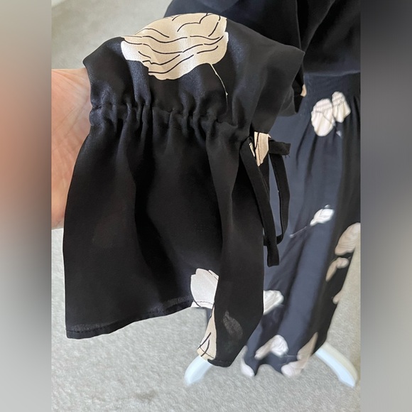 NWOT All Saints Black with Cream Lavete Rodin Smocked Floral Silk Dress Size S - Picture 7 of 11